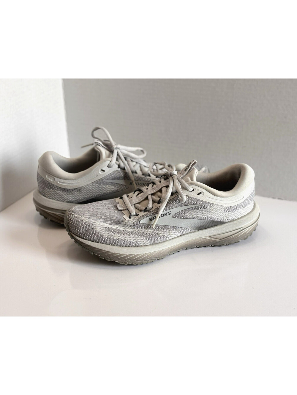 Brooks Revel 7 Athletic Running Shoes 1204241B036 Women's Size US 8.5 Gray Mesh